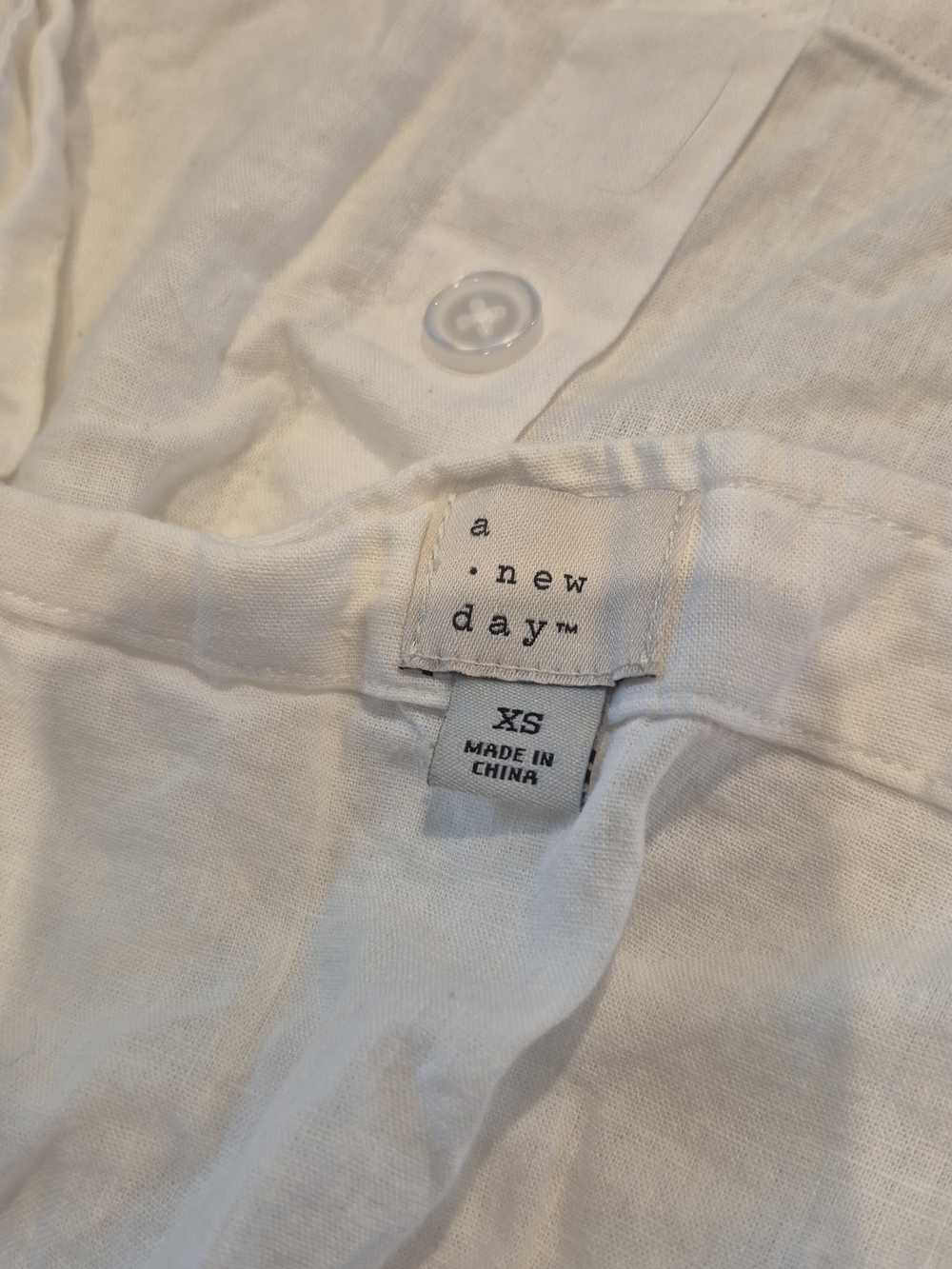 A new day White Linen Button-Front Crop Tank SIZE XS Linen/rayon - Picture 4 of 5
